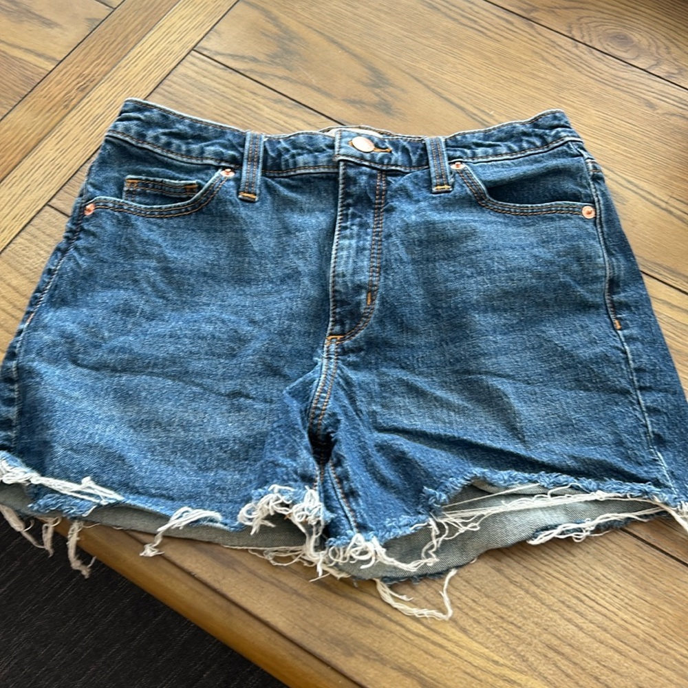 ⭐️🎉Universal thread midi jeans shorts size 4